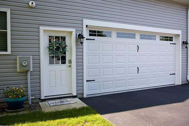 24/7 Emergency Garage Door Panel Replacement experts in Millington, TN